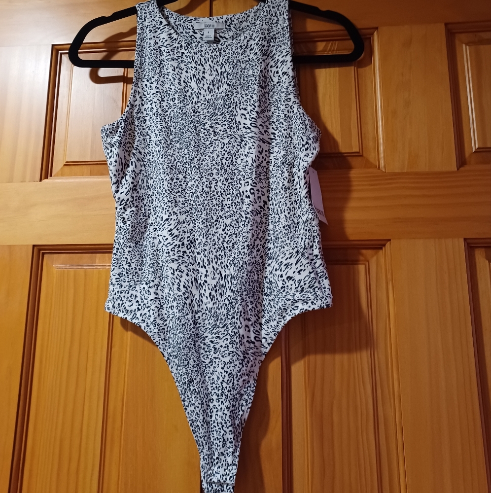 Sleeveless bodysuit